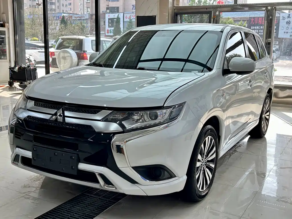 Mitsubishi Outlander 2022