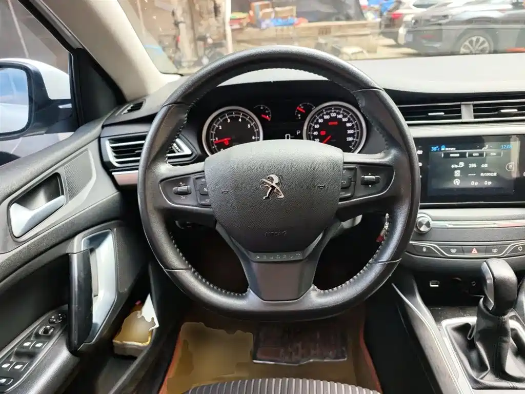 Peugeot 408 2015 — фото 6