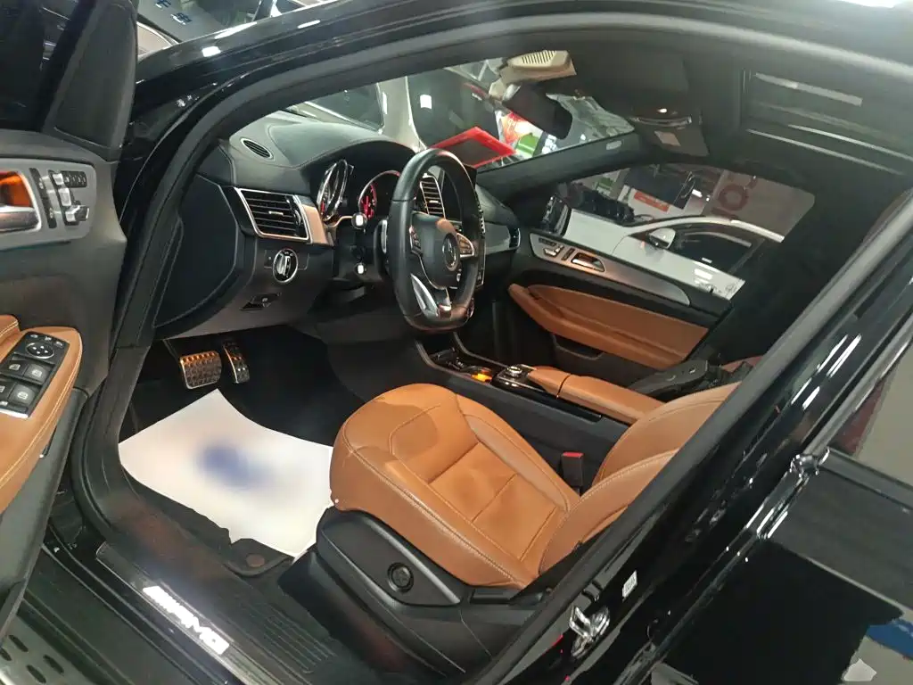 Mercedes-Benz GLE AMG 2019 — фото 12