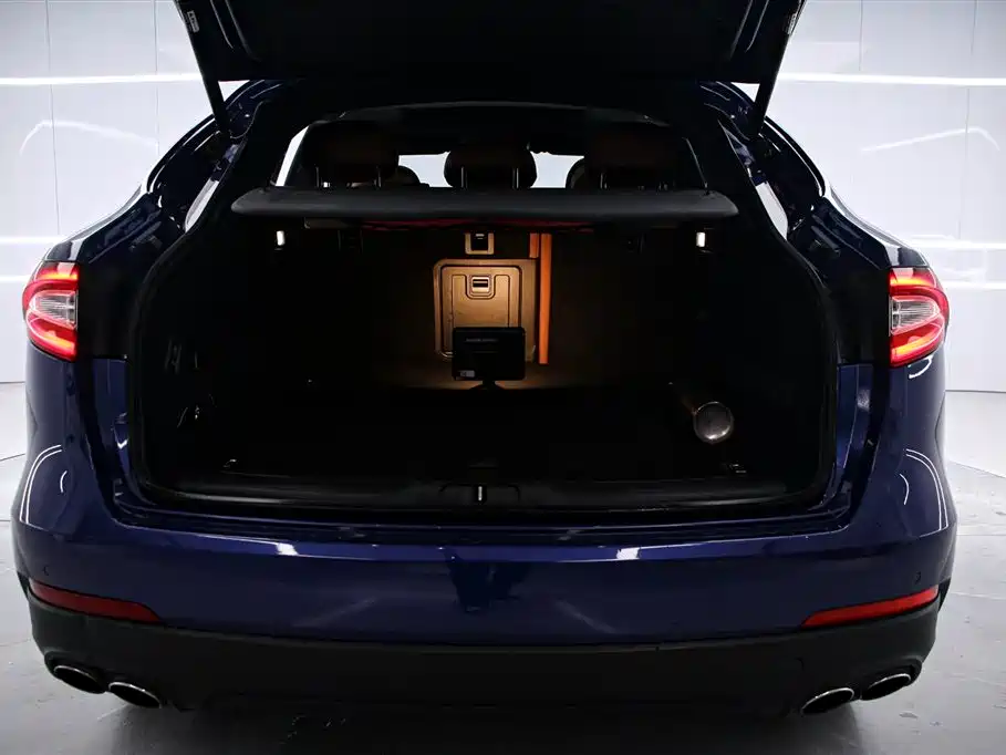Maserati Levante 2018 — фото 15
