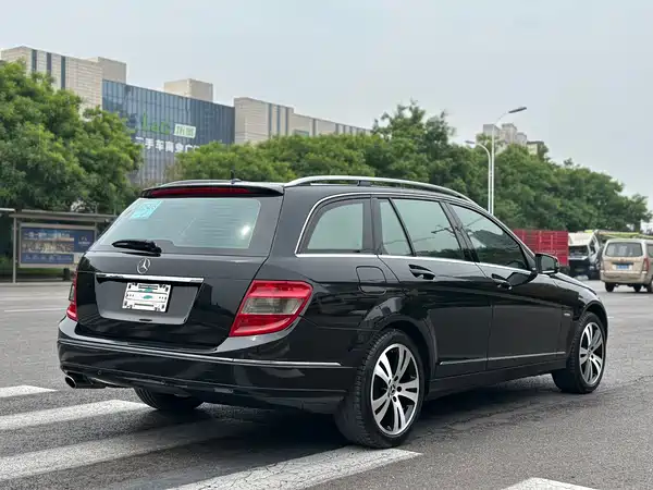 Mercedes-Benz C-Class 2010