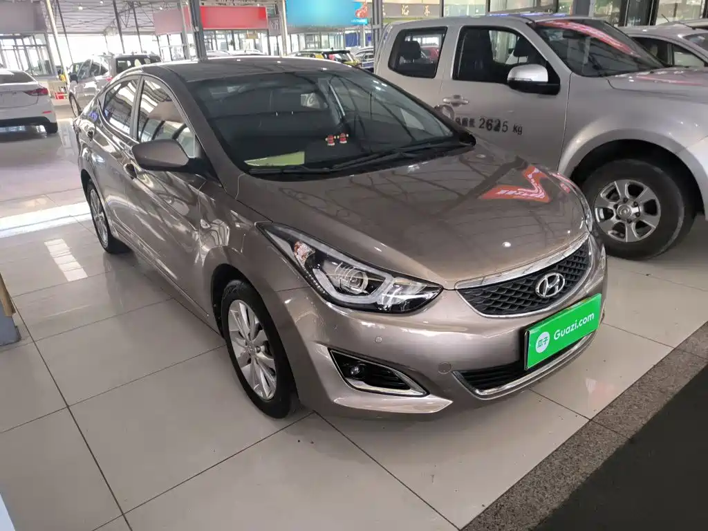 Hyundai Elantra 2017 — фото 22