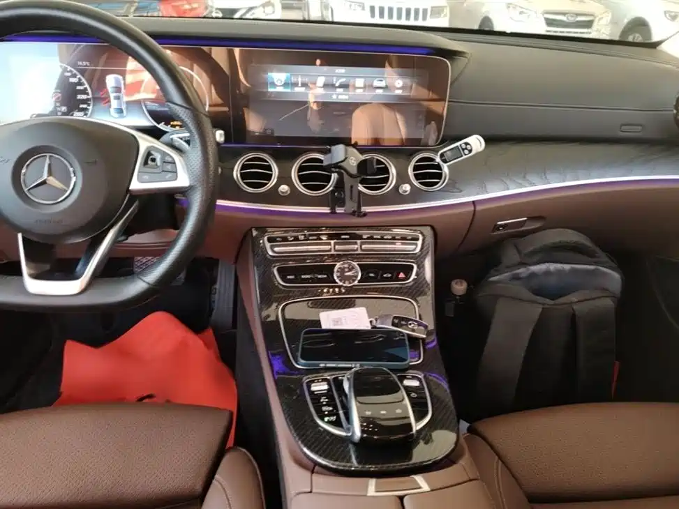 Mercedes-Benz E-Class 2017 — фото 14
