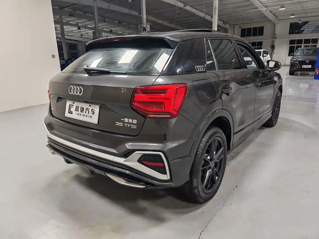 Audi Q2L 2023 — фото 4
