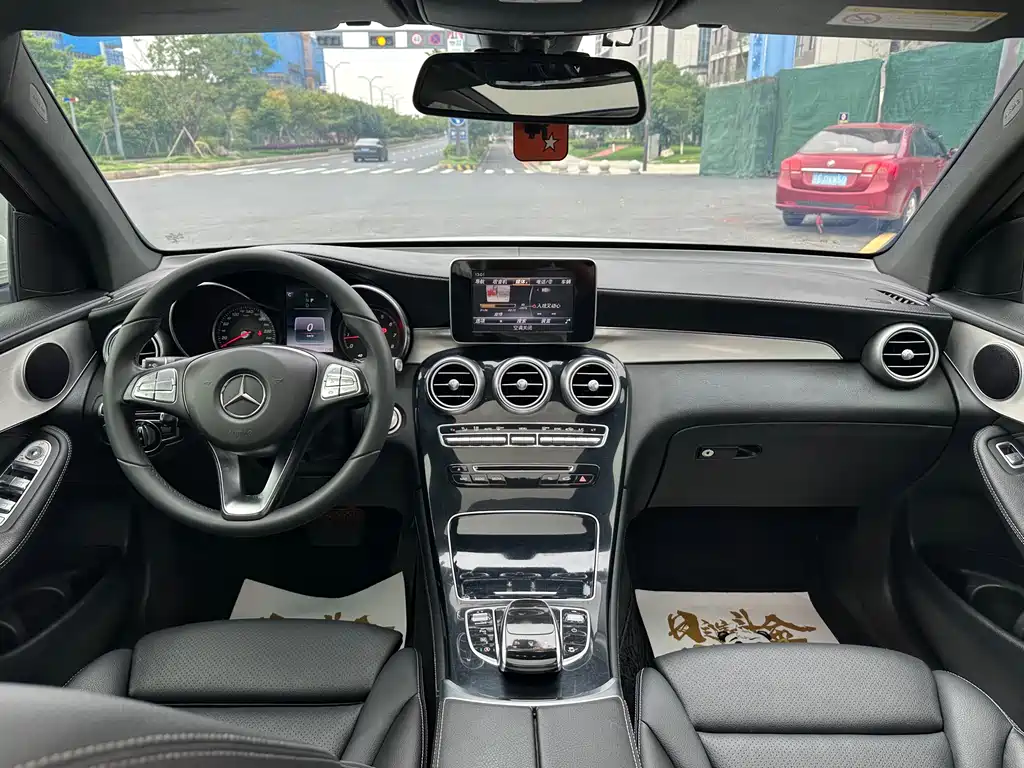 Mercedes-Benz GLC 2016 — фото 10