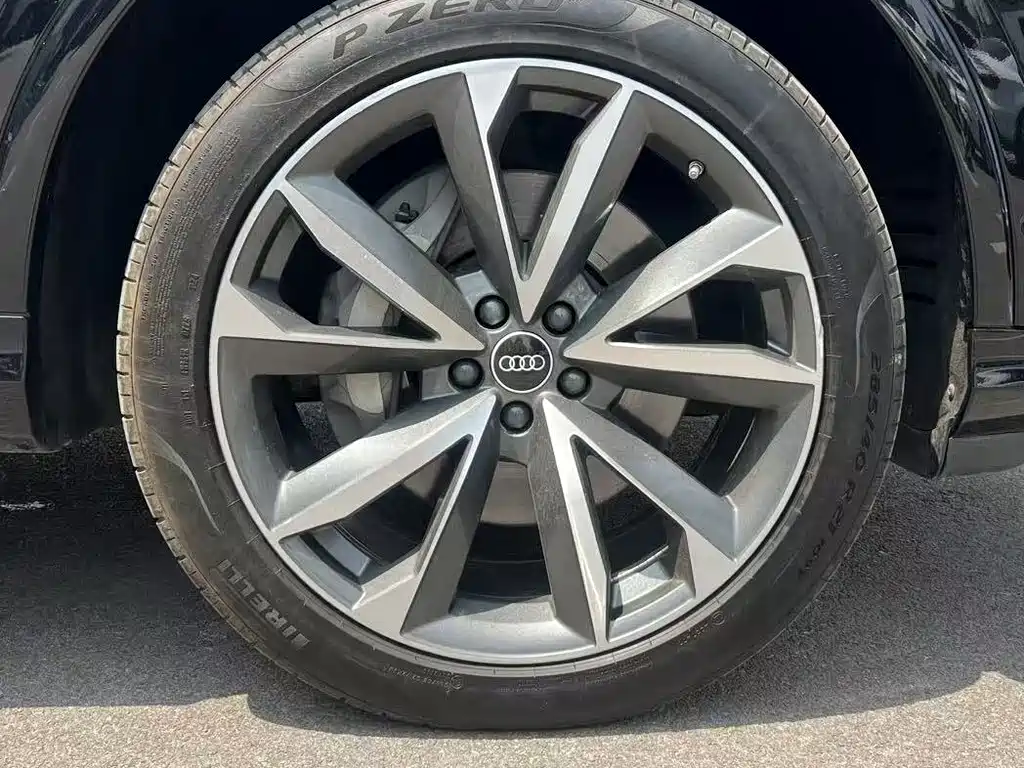 Audi Q7 2021 — фото 14