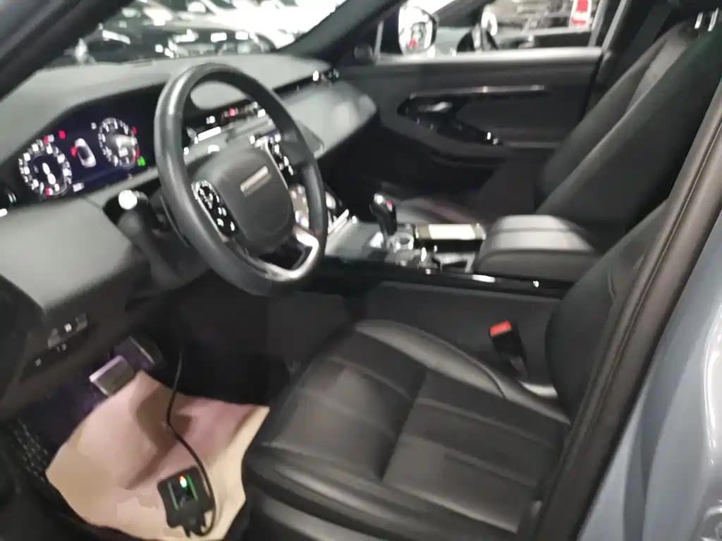 Land Rover Evoque 2021 — фото 12