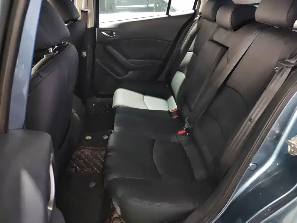 Mazda 3 Axela 2015 — фото 13