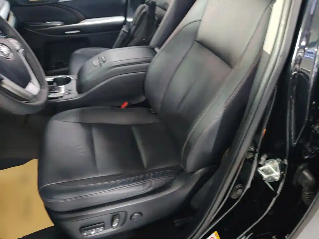Toyota Highlander 2020 — фото 15