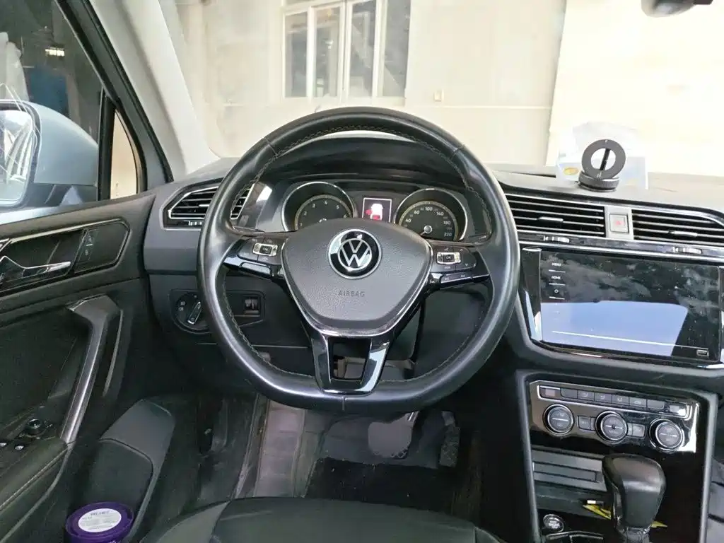 Volkswagen Tiguan L 2020 — фото 3