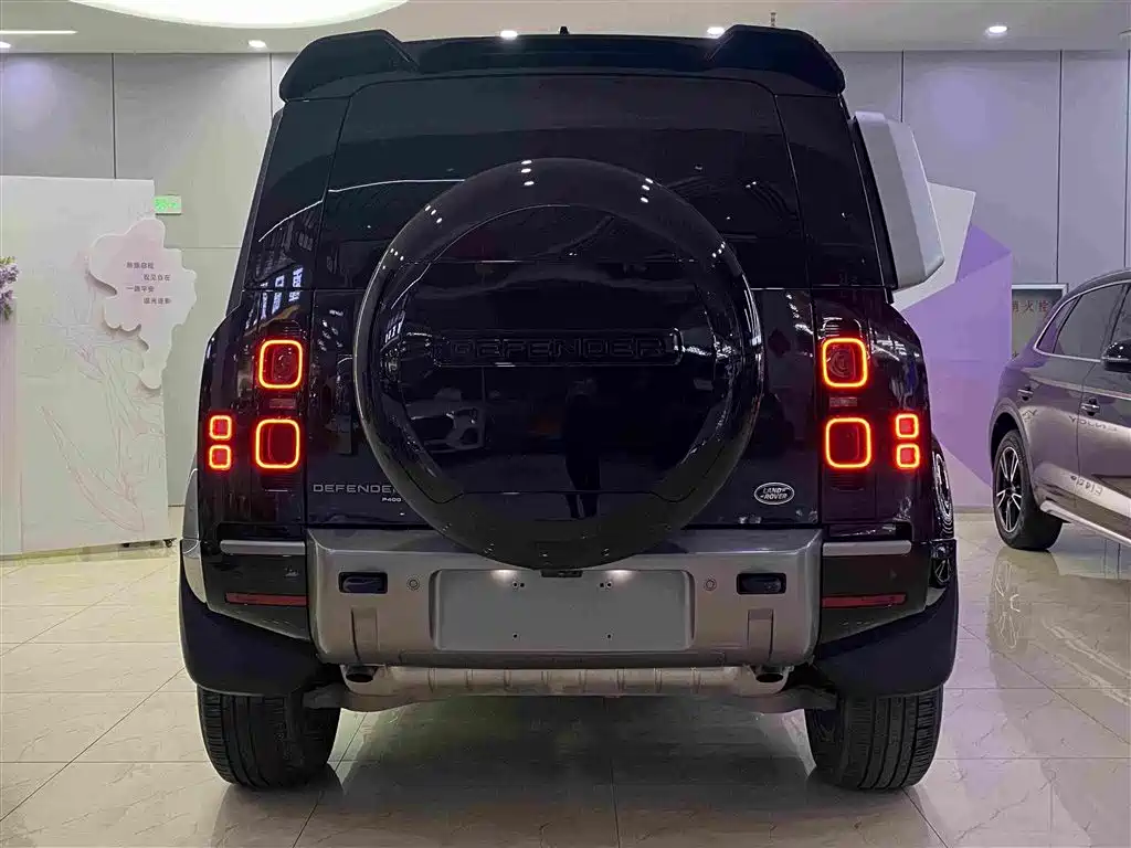 Land Rover Defender 2022 — фото 15