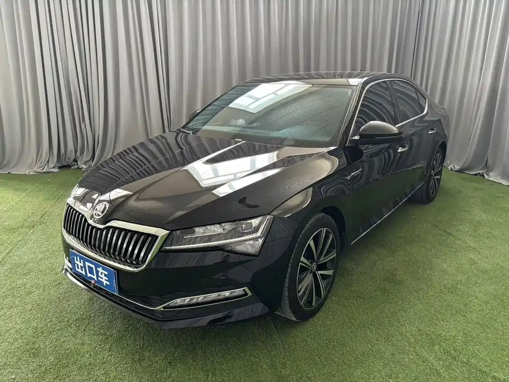 Skoda Superb 2023 — фото 1