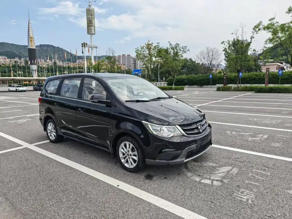 Baojun 730 2015