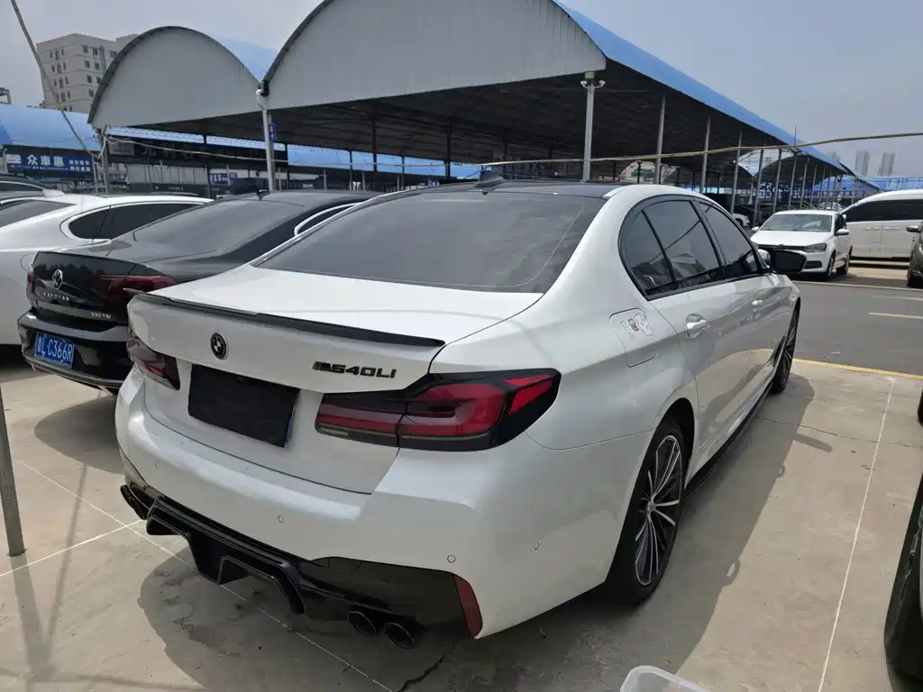 BMW 5 Series 2023 — фото 17
