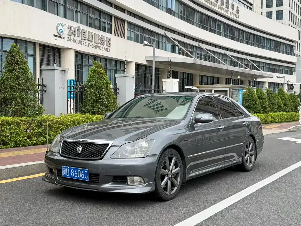 Toyota Crown 2005