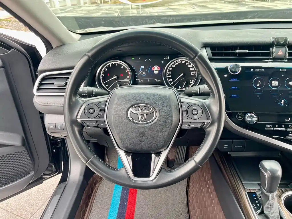 Toyota Camry 2020 — фото 13