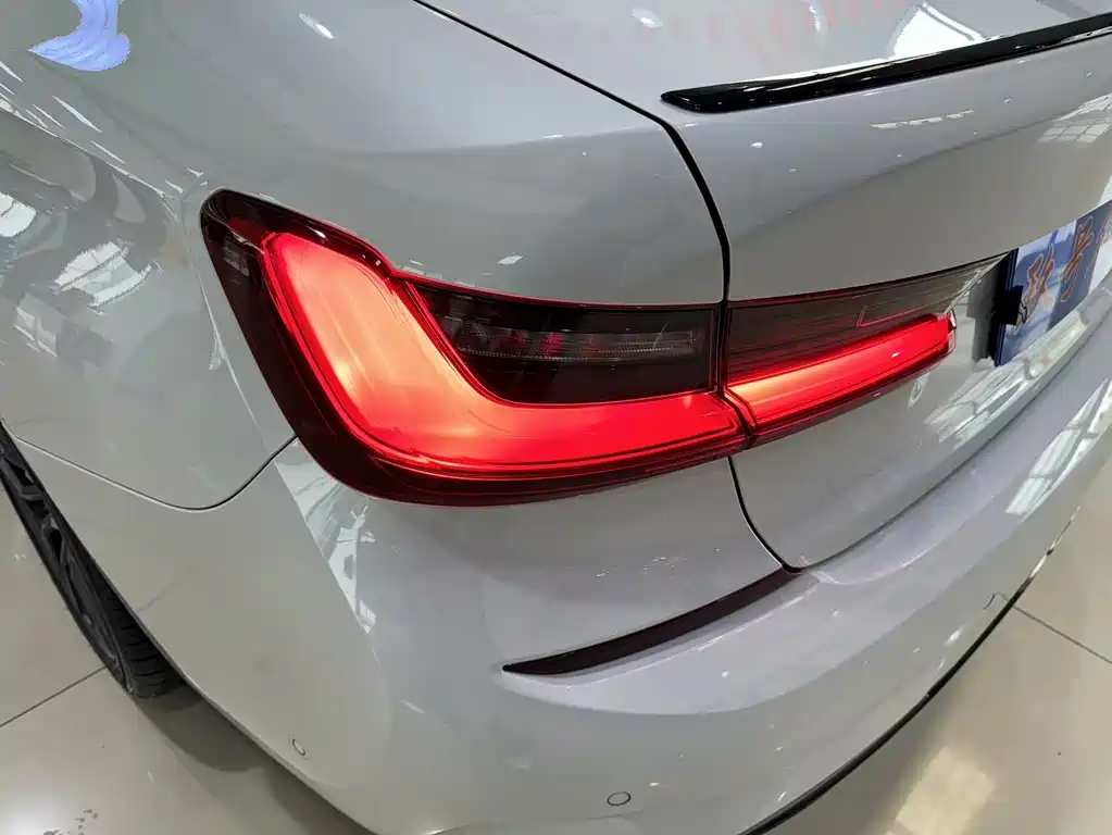 BMW 3 Series 2021 — фото 17