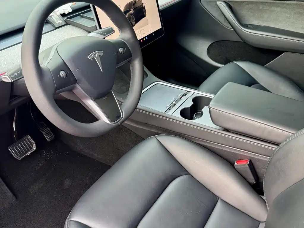 Tesla Model Y 2023 — фото 10