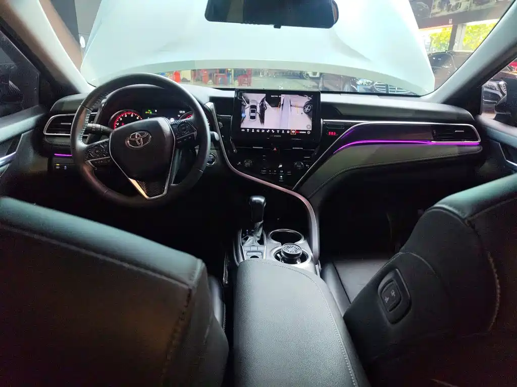 Toyota Camry 2022 — фото 10