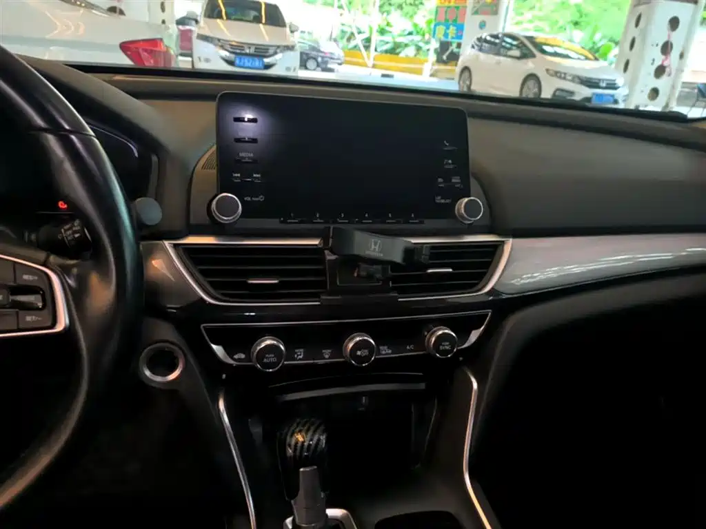 Honda Inspire 2020 — фото 13