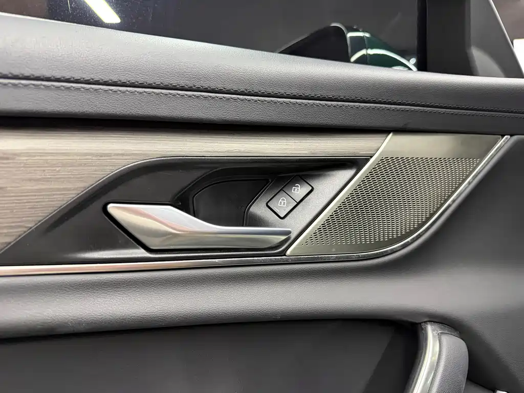 Jaguar XFL 2023 — фото 20