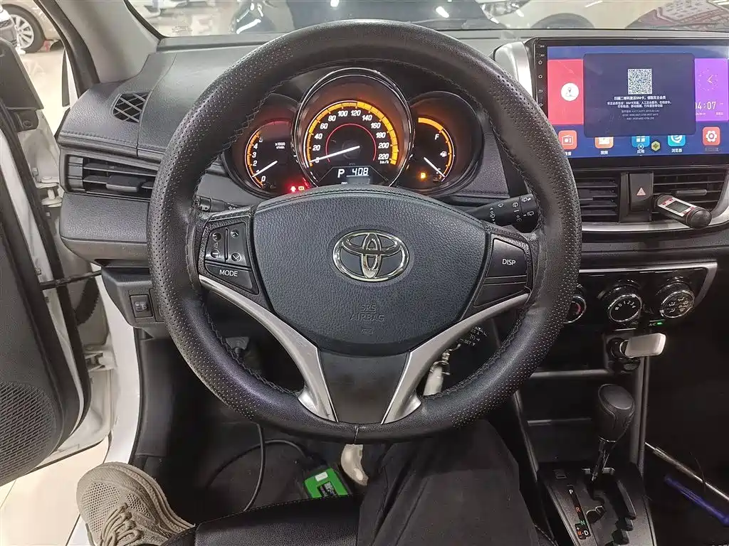 Toyota Yaris L 2022 — фото 7