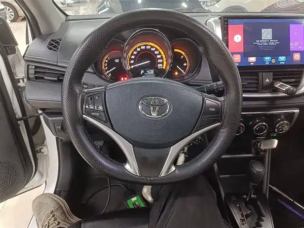Toyota Yaris L 2022
