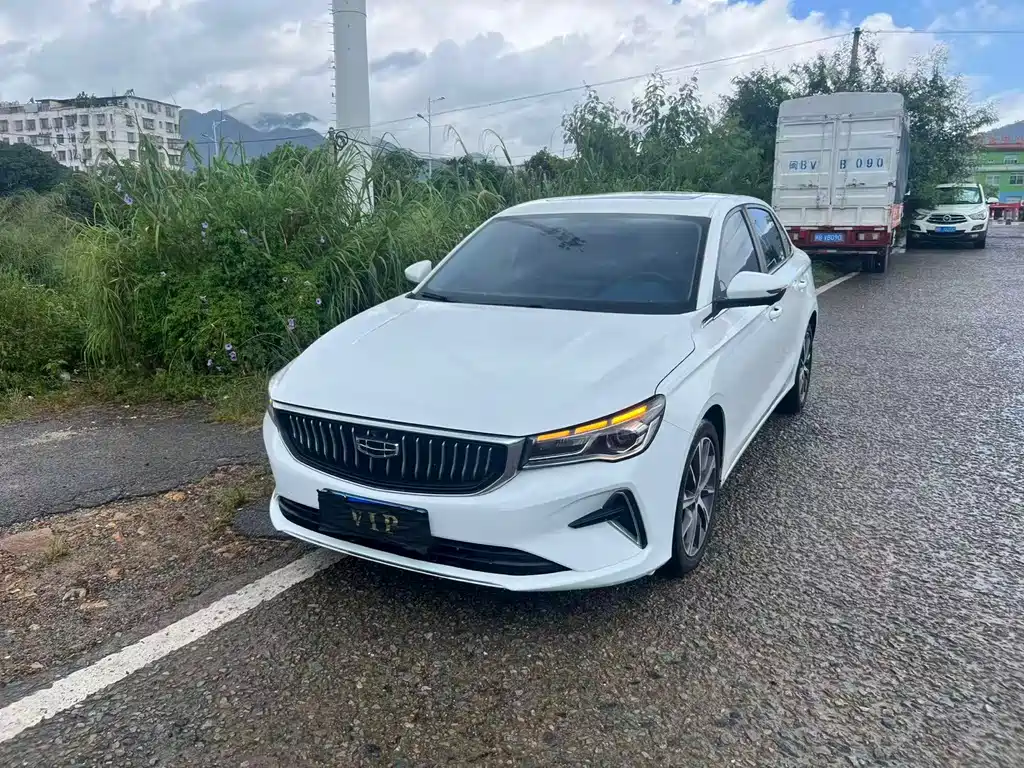 Geely Emgrand 2021