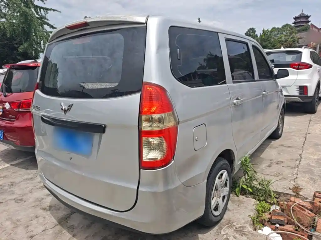 Wuling Hongguang 2014
