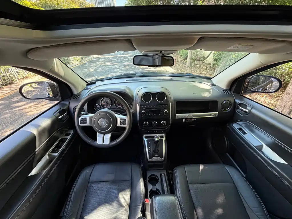 Jeep Compass 2014 — фото 9