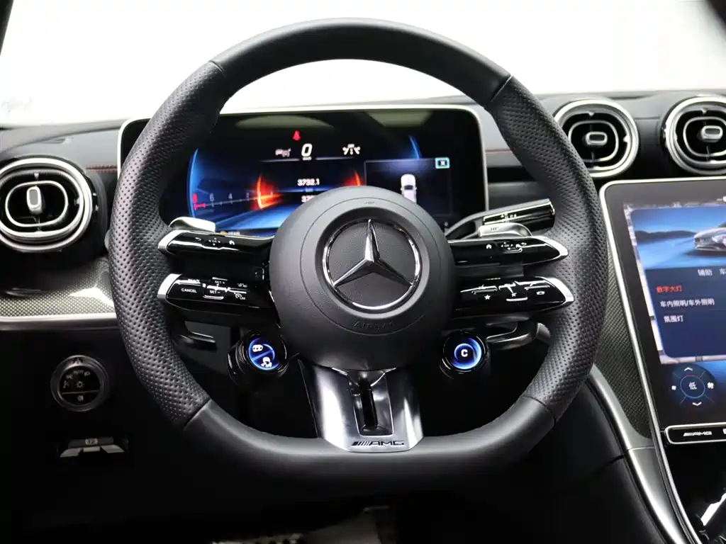 Mercedes-Benz C-Class AMG 2025 — фото 12