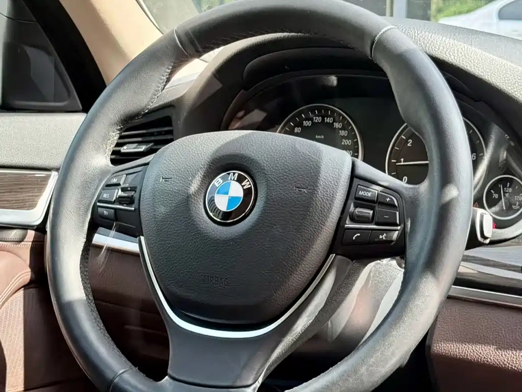 BMW 5 Series 2016 — фото 6