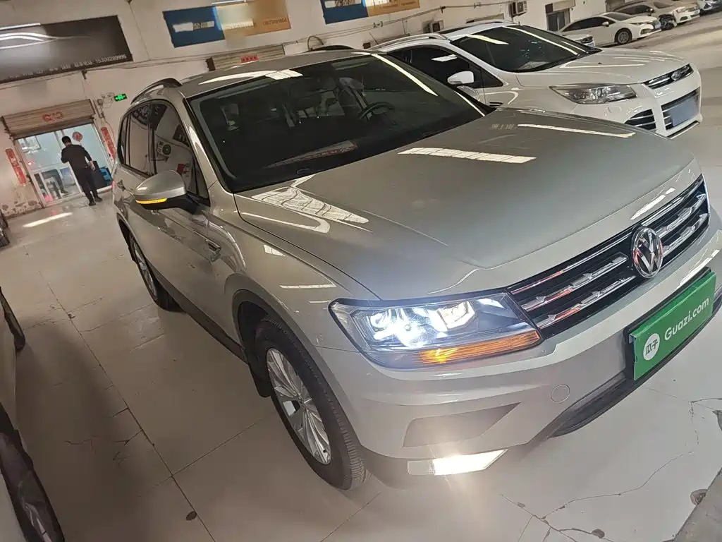 Volkswagen Tiguan L 2017 — фото 22