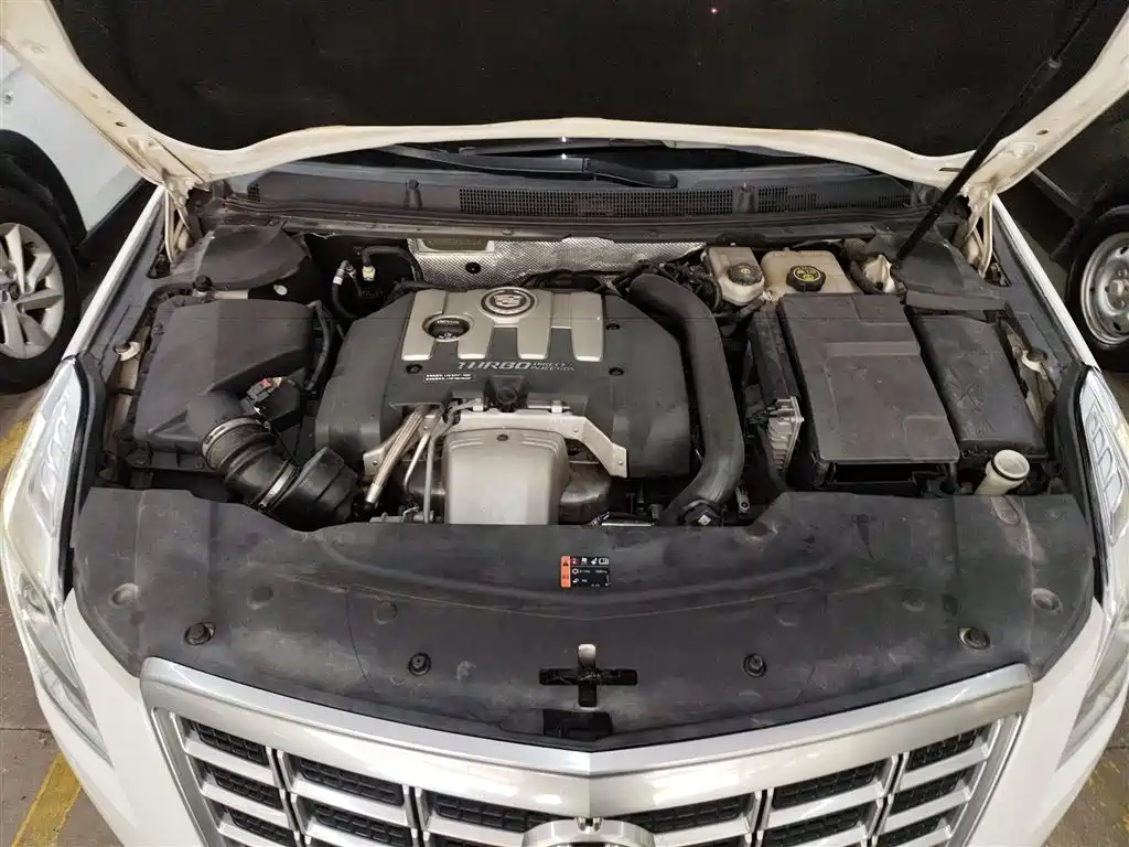 Cadillac XTS 2015 — фото 11
