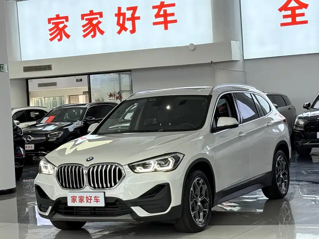 BMW X1 2022 — фото 1
