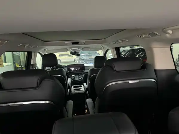 Hongqi HQ9 2023