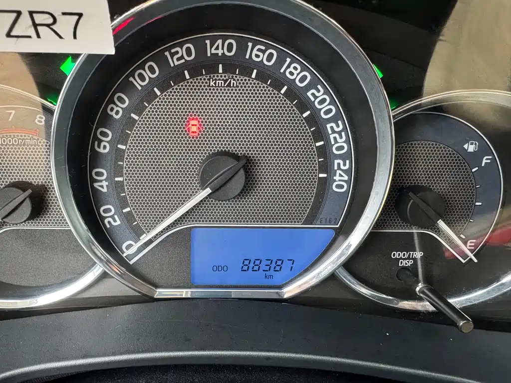 Toyota Corolla 2015 — фото 6
