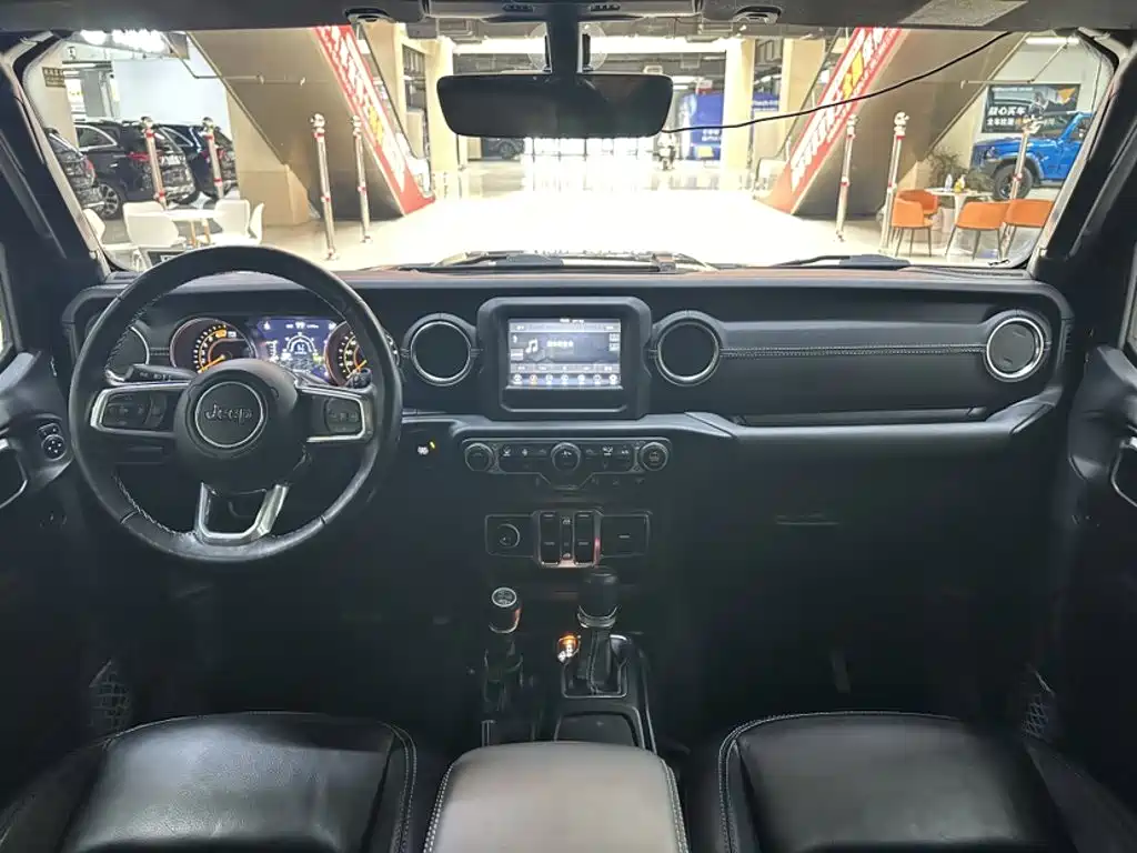 Jeep Wrangler 2021 — фото 13