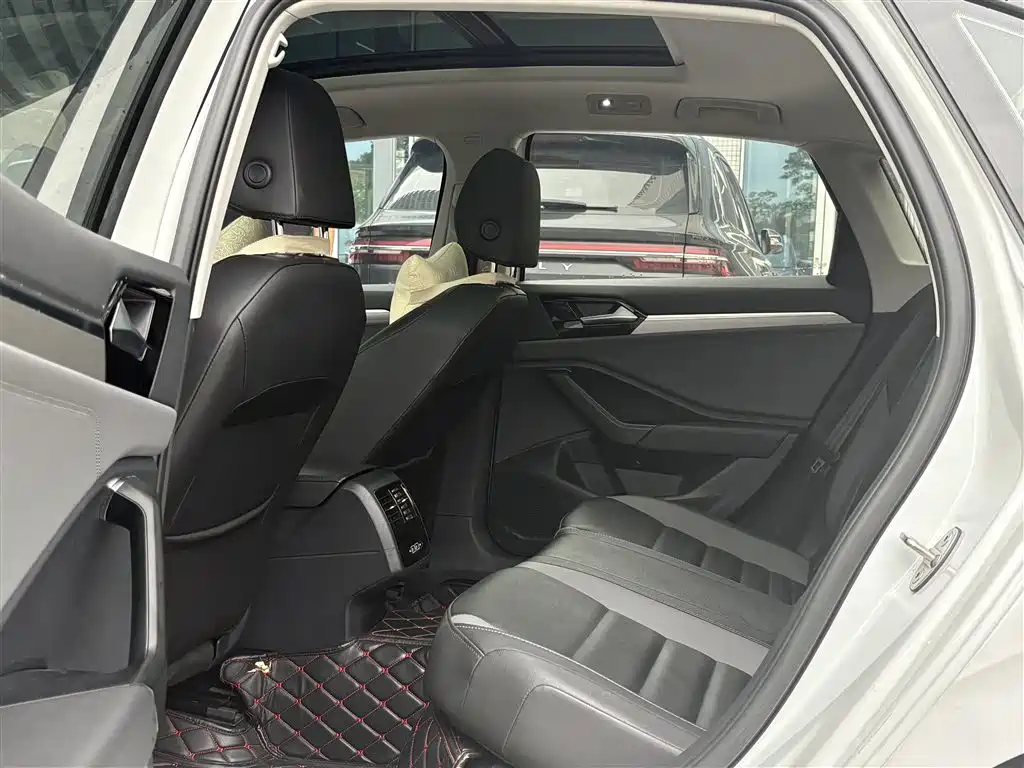 Volkswagen Sagitar 2020