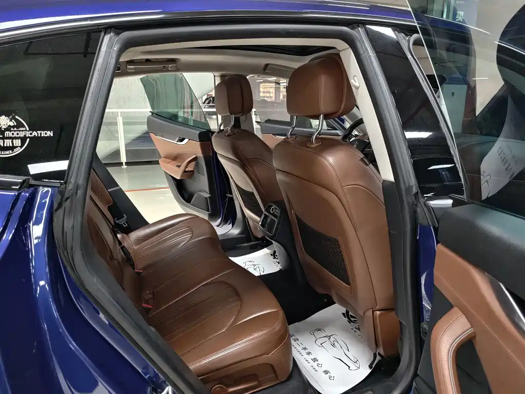 Maserati Levante 2018 — фото 10