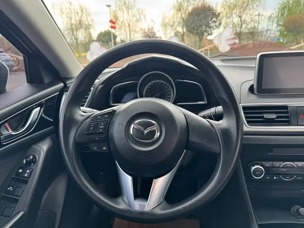 Mazda 3 Axela 2015 — фото 16