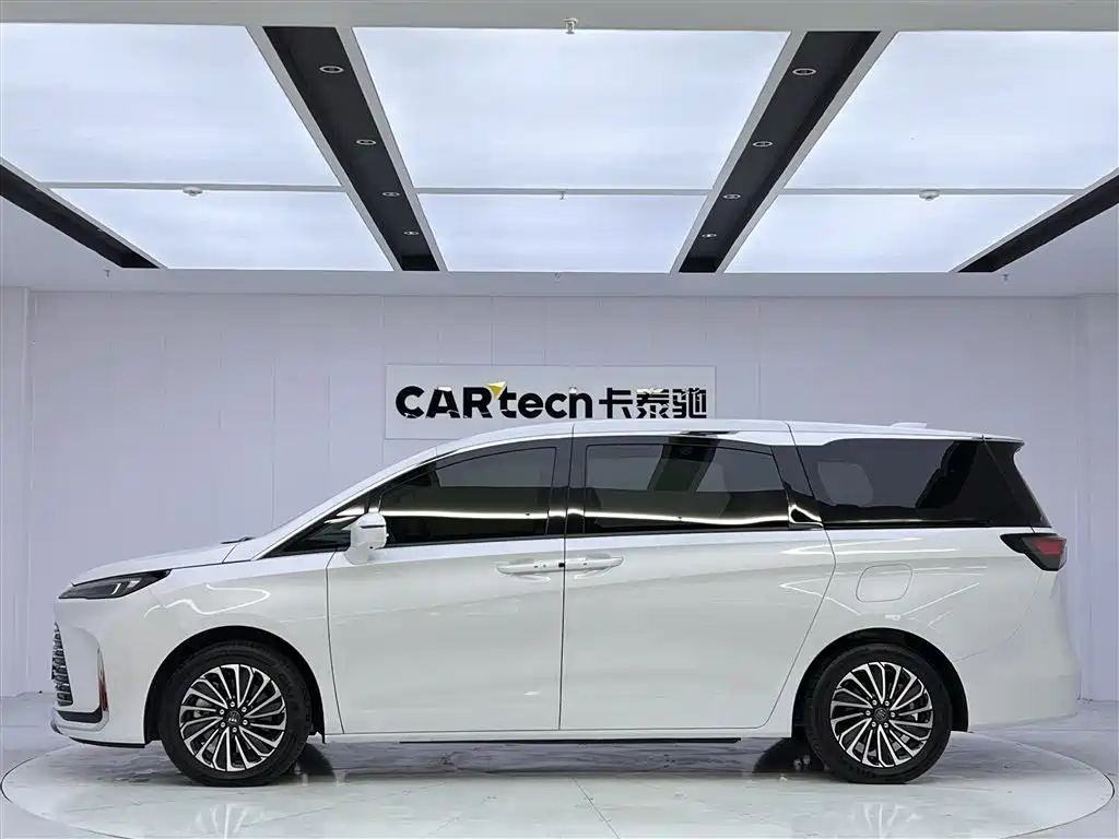 Buick GL8 Hybrid 2025 — фото 8