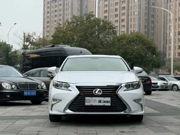 Lexus ES 2015