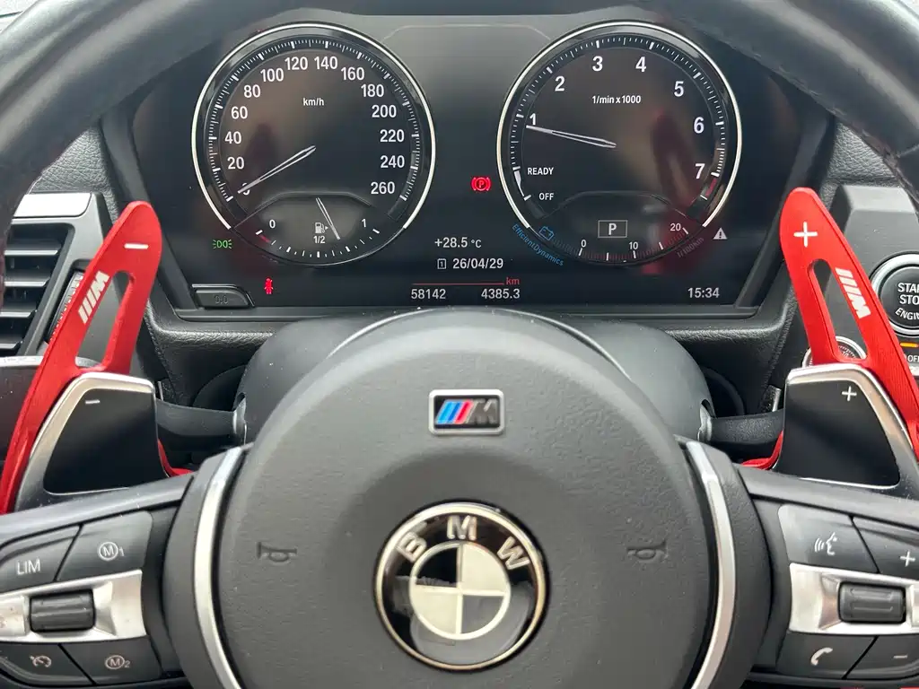 BMW 1 Series 2019 — фото 12