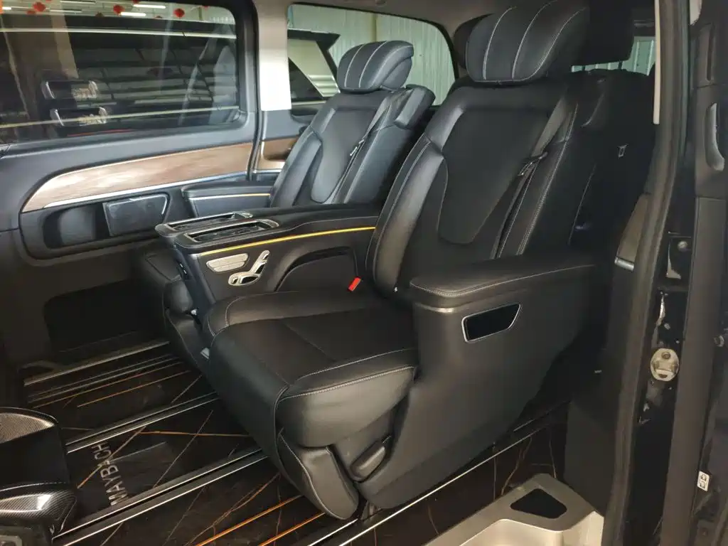 Mercedes-Benz V-Class 2022 — фото 17