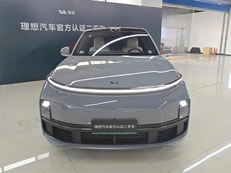 Li Auto Li L8 2025