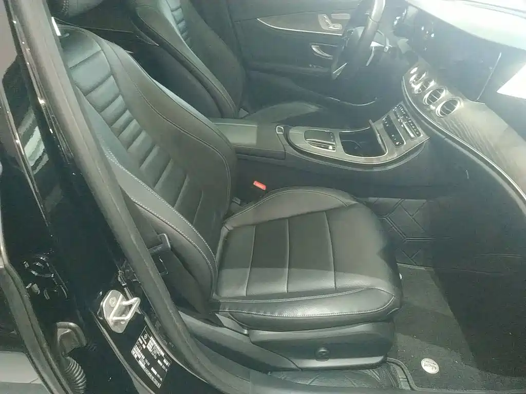 Mercedes-Benz E-Class 2021 — фото 20