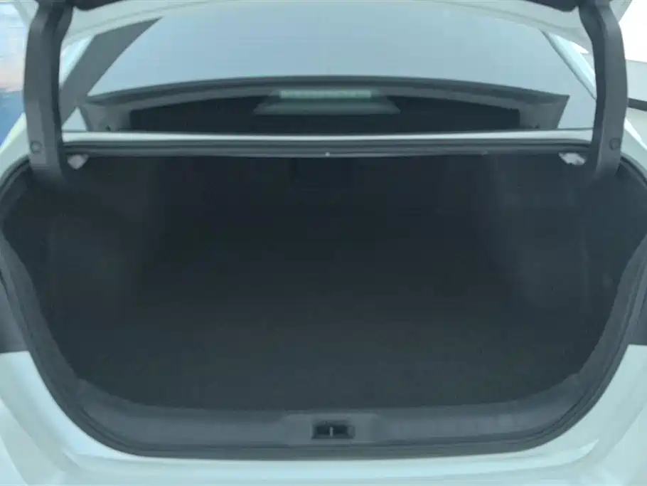 Nissan Teana 2022