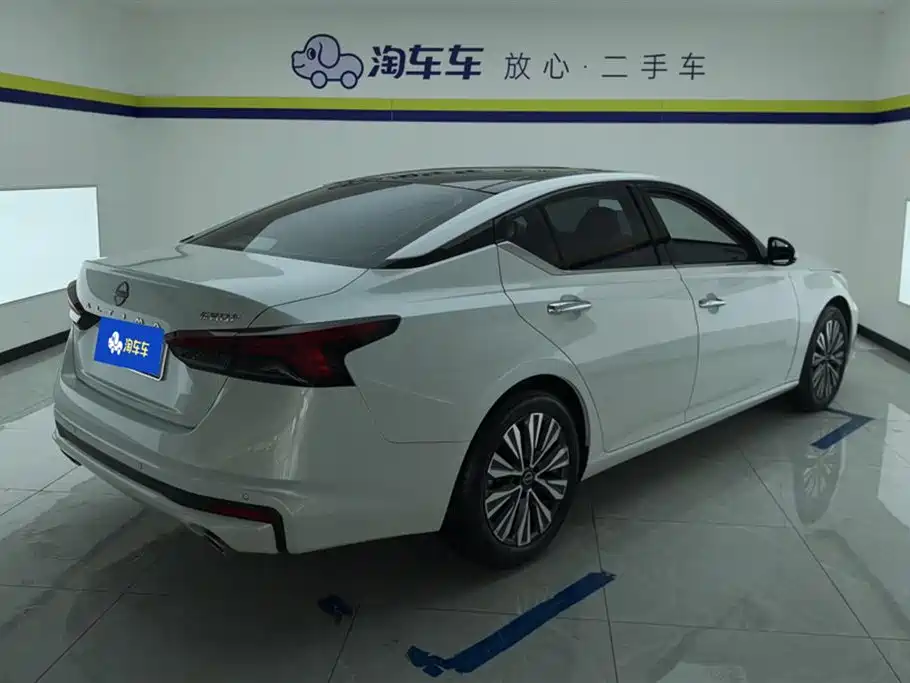 Nissan Teana 2022
