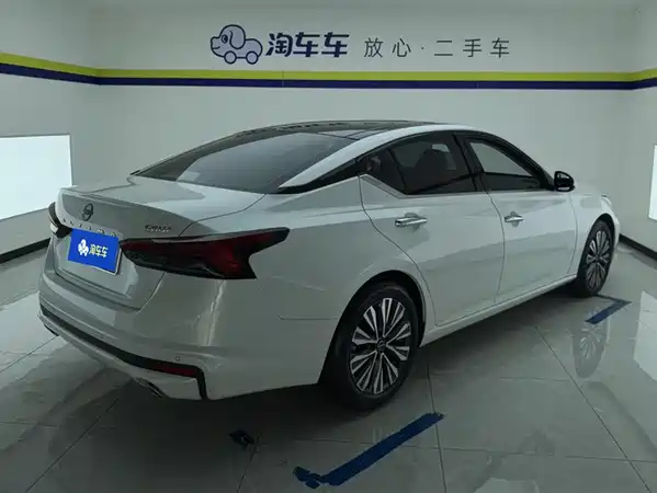 Nissan Teana 2022